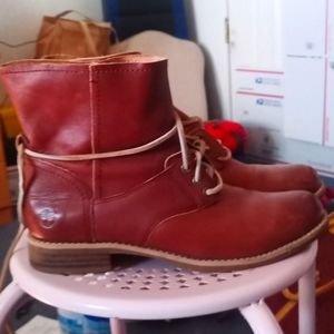 TIMBERLAND ANTI-FAGUE NWOT WOMENS BOOTS.....